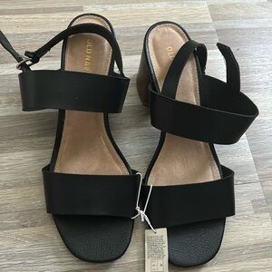 Old Navy sandals 8